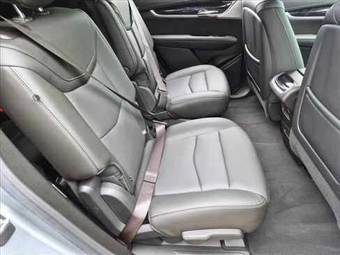 Used 2024 Cadillac XT6 Premium Luxury FWD image 21