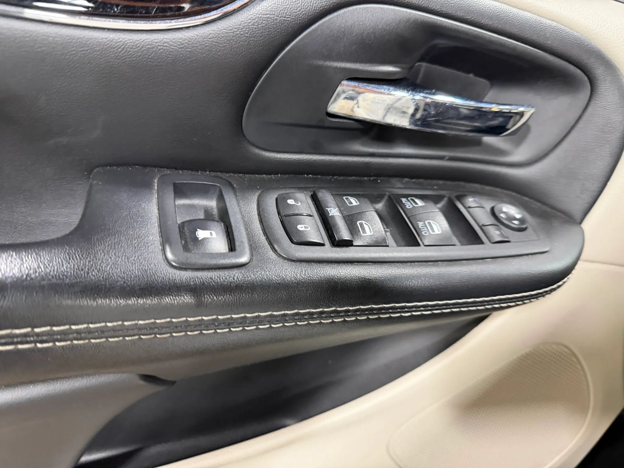 Used 2019 Dodge Grand Caravan SXT FWD image 34