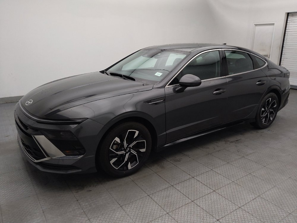 Used 2025 Hyundai Sonata SEL FWD image 2