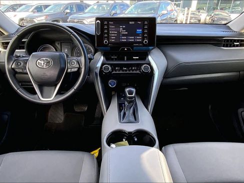 Used 2021 Toyota Venza LE image 15