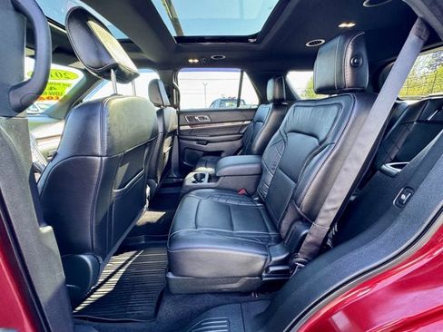 Used 2018 Ford Explorer Platinum AWD/4WD image 13