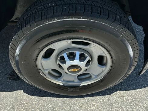 Used 2019 Chevrolet Silverado 2500 W/T AWD/4WD image 32