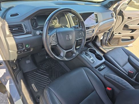 Used 2023 Honda Passport EX-L image 16