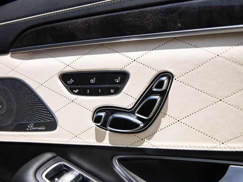 Used 2020 Mercedes-Benz S 560 Sedan image 30