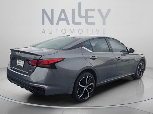 Used 2023 Nissan Altima 2.5 SR AWD/4WD image 5