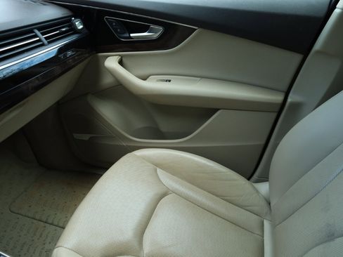 Used 2018 Audi Q7 3.0T Prestige image 10