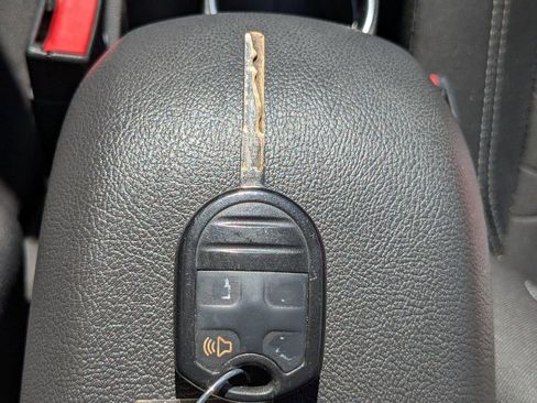 Used 2015 Ford Fiesta SE image 29