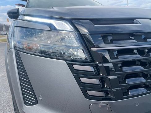 New 2026 Nissan Pathfinder Platinum AWD/4WD image 10