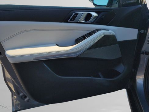 Used 2024 BMW X5 xDrive40i w/ Premium Package image 21