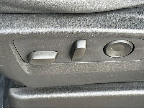 Certified 2024 GMC Yukon SLT image 34