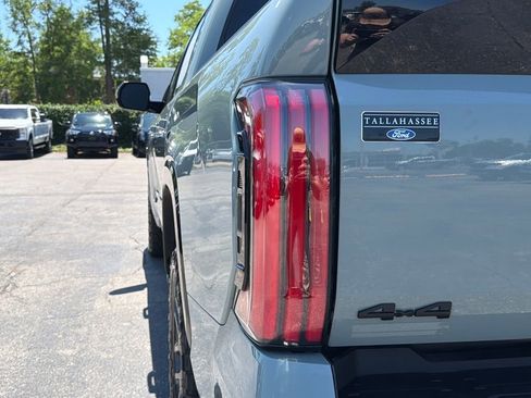 Used 2025 Toyota Tundra Platinum AWD/4WD image 13