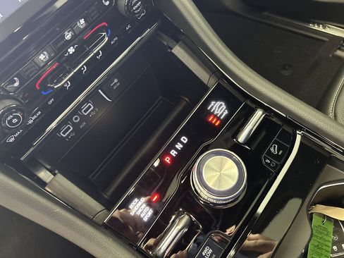 New 2025 Jeep Grand Cherokee Overland image 49