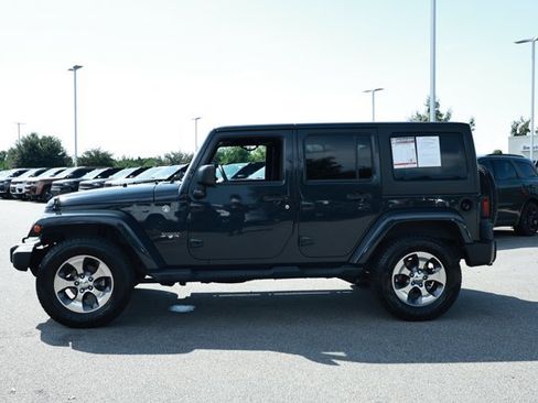 Used 2016 Jeep Wrangler Unlimited Sahara w/ Connectivity Group AWD/4WD image 9
