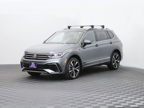 Used 2023 Volkswagen Tiguan SEL R-Line image 5