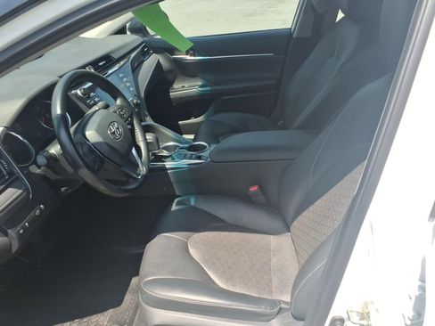 Used 2020 Toyota Camry XSE FWD image 7