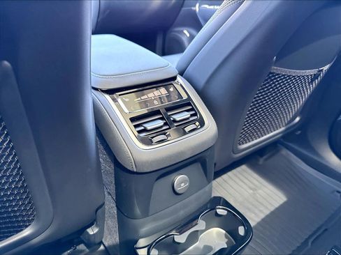 New 2026 Volvo XC90 T8 Ultra w/ Protection Package AWD/4WD image 16