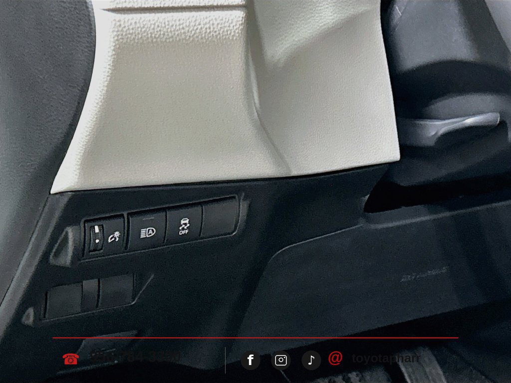 New 2026 Toyota Corolla Cross LE w/ Moonroof Package FWD image 9