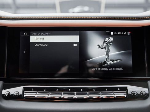 Used 2025 Rolls-Royce Cullinan AWD/4WD image 90