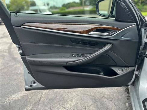 Used 2019 BMW 530e w/ Convenience Package RWD image 16