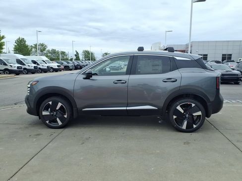 New 2026 Nissan Kicks SR w/ Cold Weather Package AWD/4WD image 5