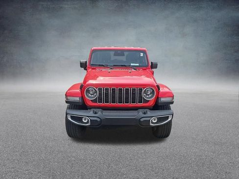 Used 2025 Jeep Wrangler Unlimited Sahara AWD/4WD image 3