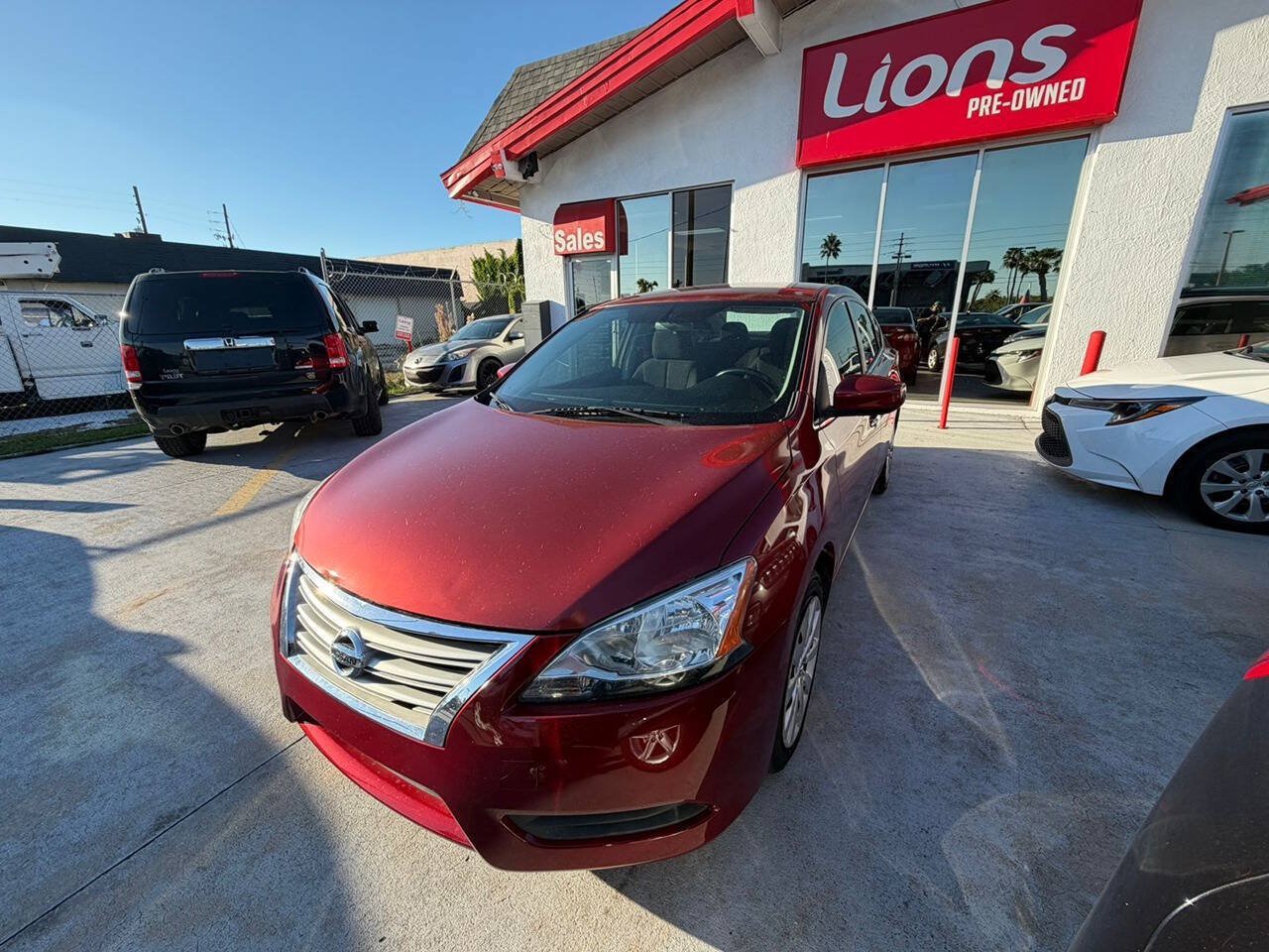 Used 2015 Nissan Sentra SV w/ Navigation Package FWD image 4