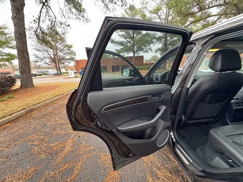 Used 2016 Audi Q5 2.0T Premium Plus w/ Technology Package image 27