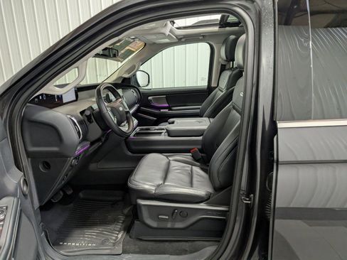 Used 2025 Ford Expedition Max Platinum w/ Driver's Package image 18
