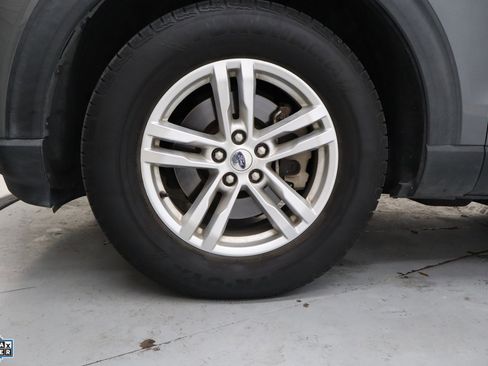 Used 2021 Ford Explorer XLT image 12