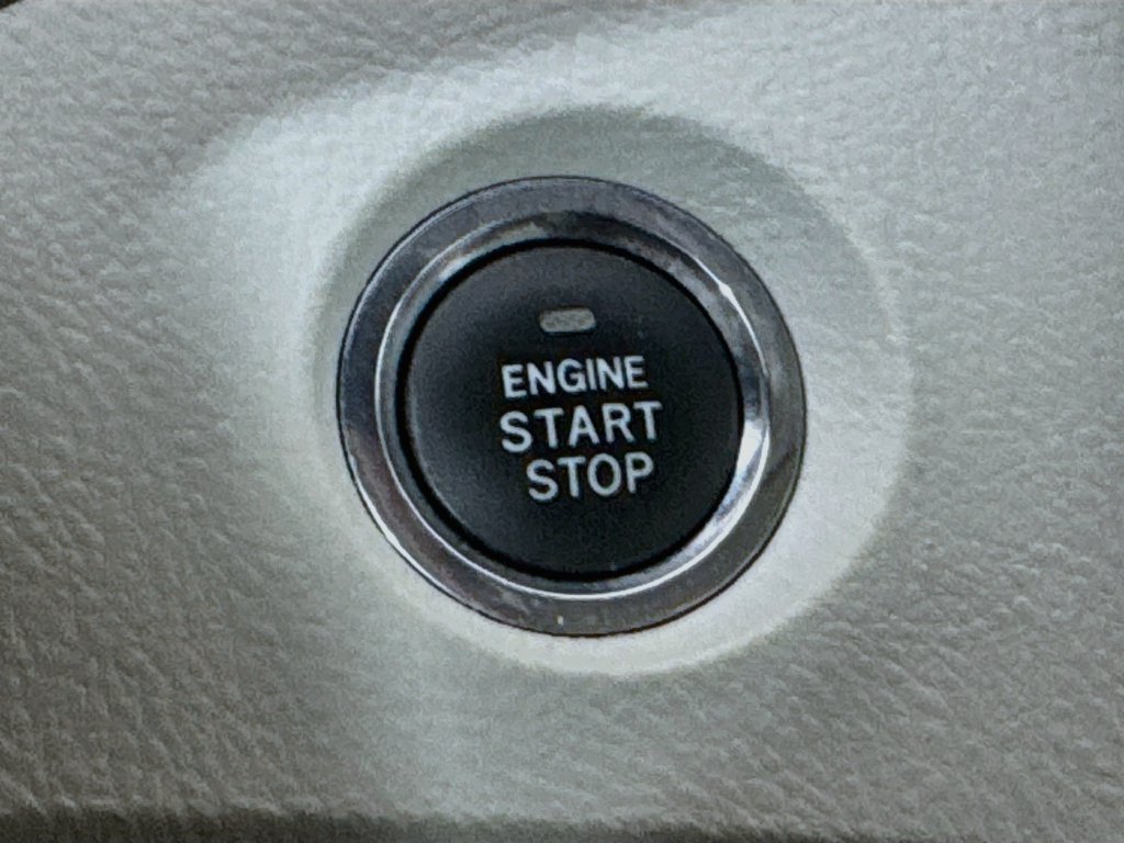 Used 2012 Toyota Avalon Limited FWD image 17