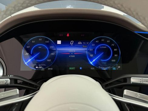 Used 2023 Mercedes-Benz EQS 580 4MATIC SUV image 16