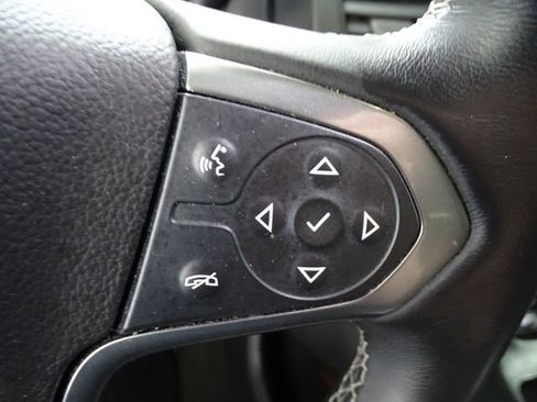 Used 2018 Chevrolet Suburban LT AWD/4WD image 8