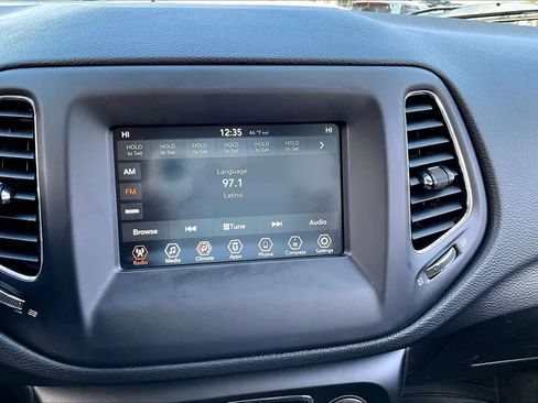 Used 2020 Jeep Compass Latitude image 30