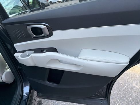 New 2025 Kia Sorento S image 12