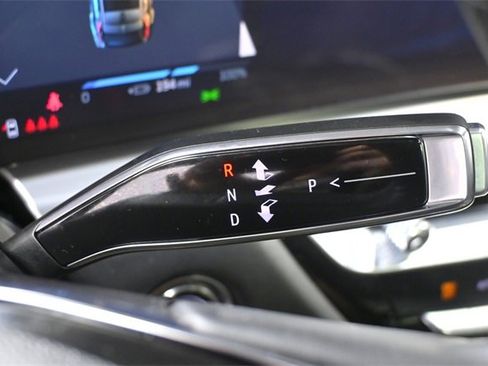 Used 2024 Cadillac Lyriq Sport image 25