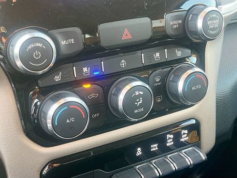 Used 2020 RAM 1500 Laramie image 16