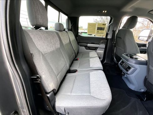 Used 2024 Ford F250 XLT w/ Black Appearance Package image 18