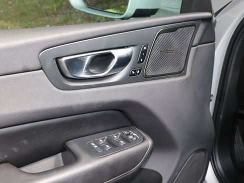 Used 2022 Volvo XC60 B5 Inscription w/ Advanced Package image 9