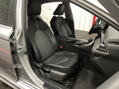 Used 2022 Toyota Camry SE image 43