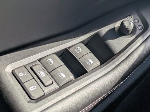 New 2025 Jeep Grand Cherokee Altitude image 20