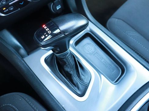 Used 2023 Dodge Charger SXT RWD image 17