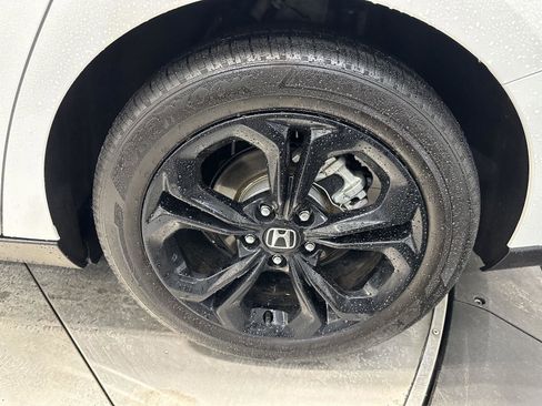 Certified 2025 Honda Accord SE image 9