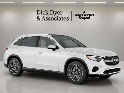 Used 2026 Mercedes-Benz GLC 300 image 7