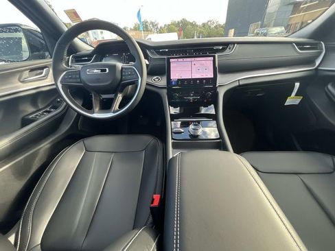New 2025 Jeep Grand Cherokee L Limited image 13