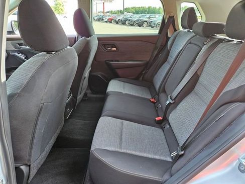 Used 2023 Nissan Rogue SV AWD/4WD image 9