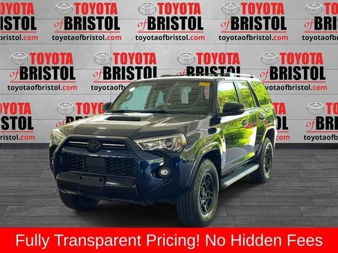 Used 2021 Toyota 4Runner Venture w/ Moonroof Package AWD/4WD image 8