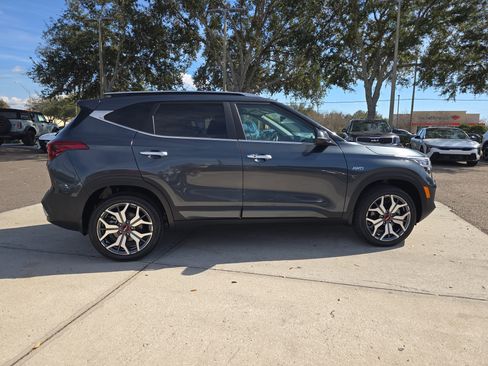 Certified 2023 Kia Seltos SX image 9