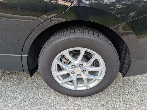 Used 2023 Chevrolet Equinox LS w/ LS Convenience Package image 11