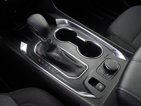 Used 2023 Chevrolet Traverse LT image 16