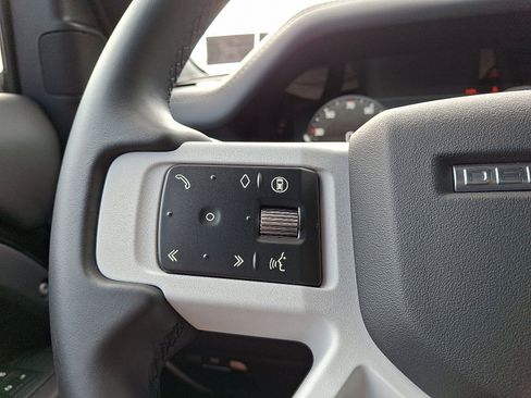 Certified 2025 Land Rover Defender 130 X-Dynamic SE AWD/4WD image 21
